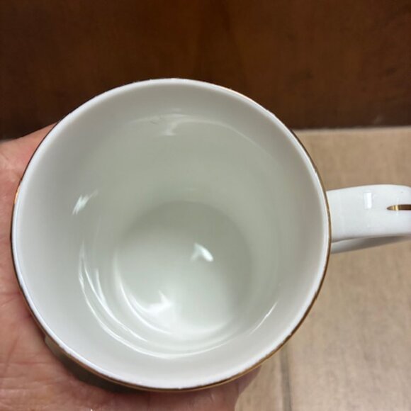 Set of 3 "Merry Masterpieces" by Dayton Hudson 24K gold trim on Porcelain mugs - Picture 3 of 10